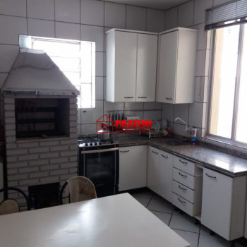APARTAMENTO À VENDA NO CENTRO